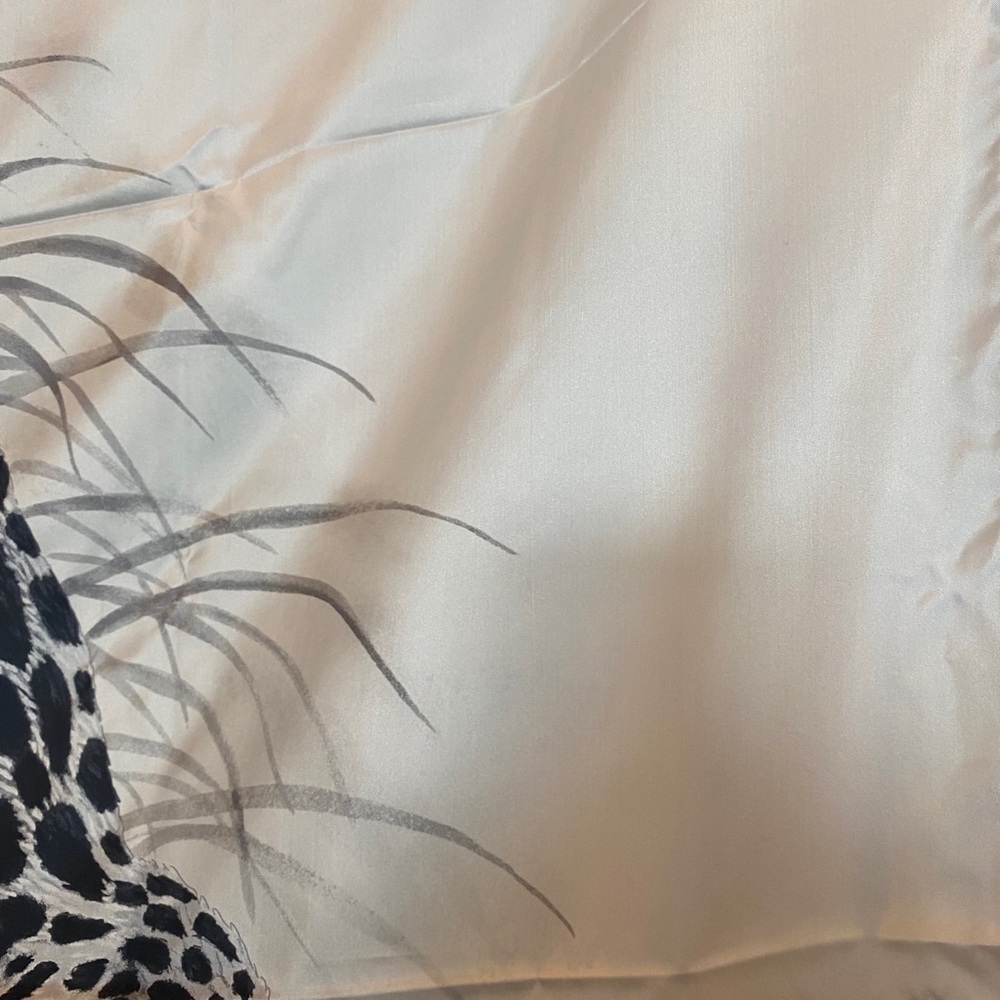 Hermes Limited Edition Retired Panthera Pardus Silk 140cm 55” Scarf Shawl Dallet - Picture 7 of 15